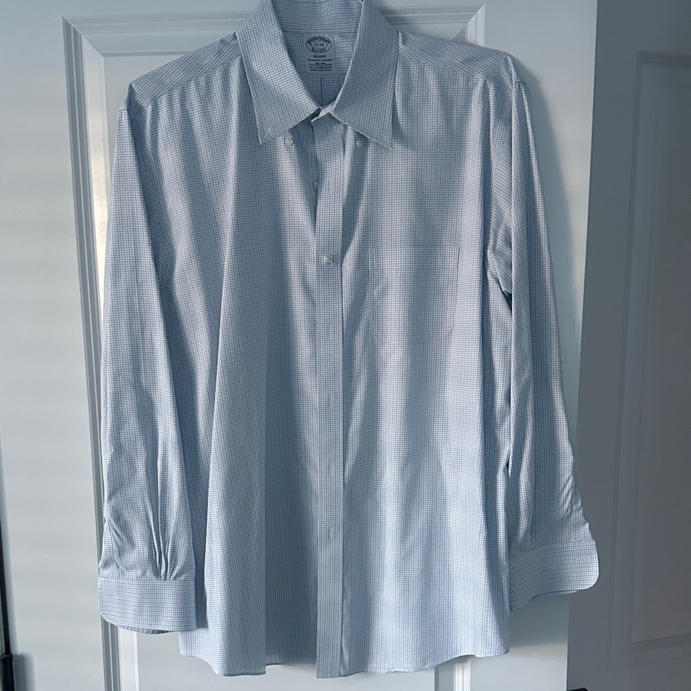 Brooks Brothers Regent,  Men's Blue & White Dress Shirt. Size 17-34